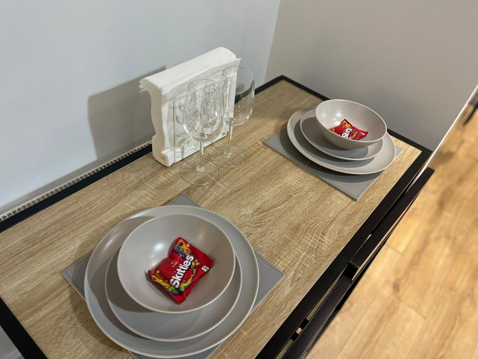 Deluxe 1 Bedroom Central - Fast Wifi- Utilitia Arena - Icc - Sea Life Centre *